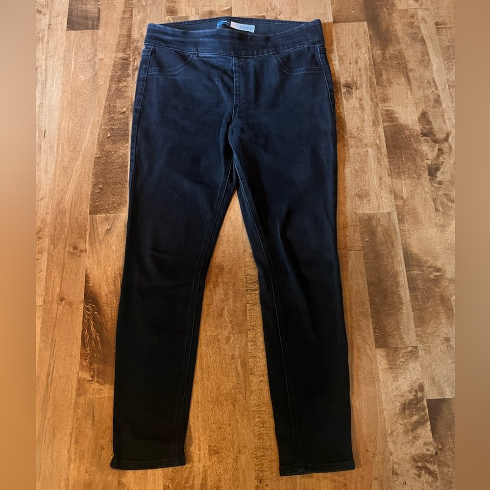 Old Navy Black Jeggings Sleek Design.